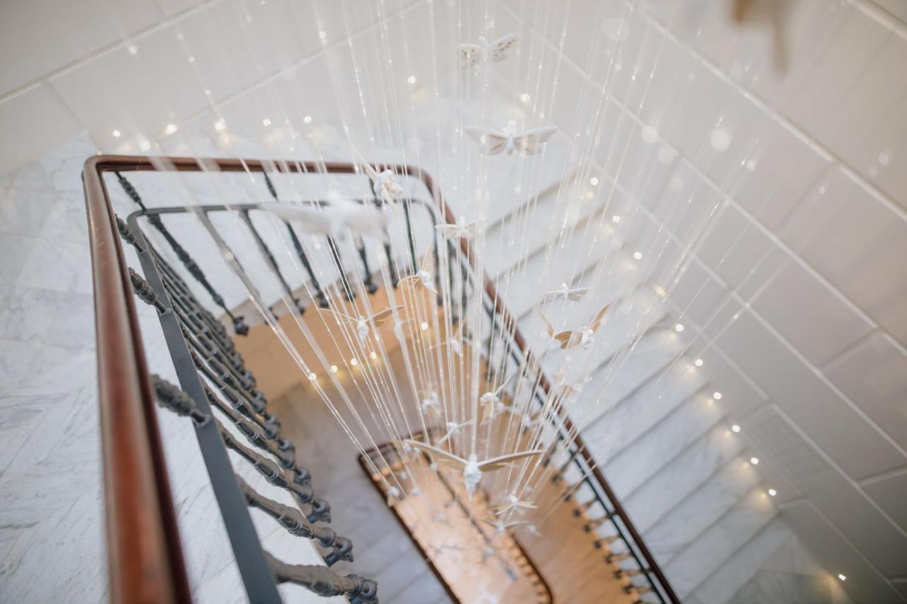 Myr Palacio Vallier Валенсия Экстерьер фото The staircase