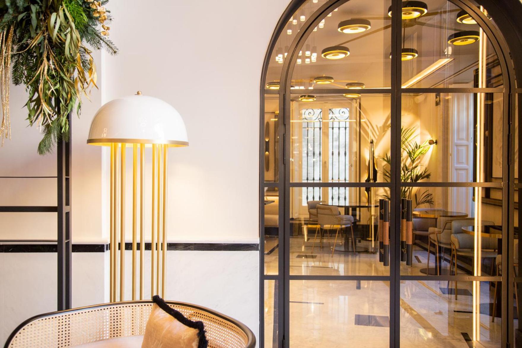 Myr Palacio Vallier Валенсия Экстерьер фото The interior of the hotel