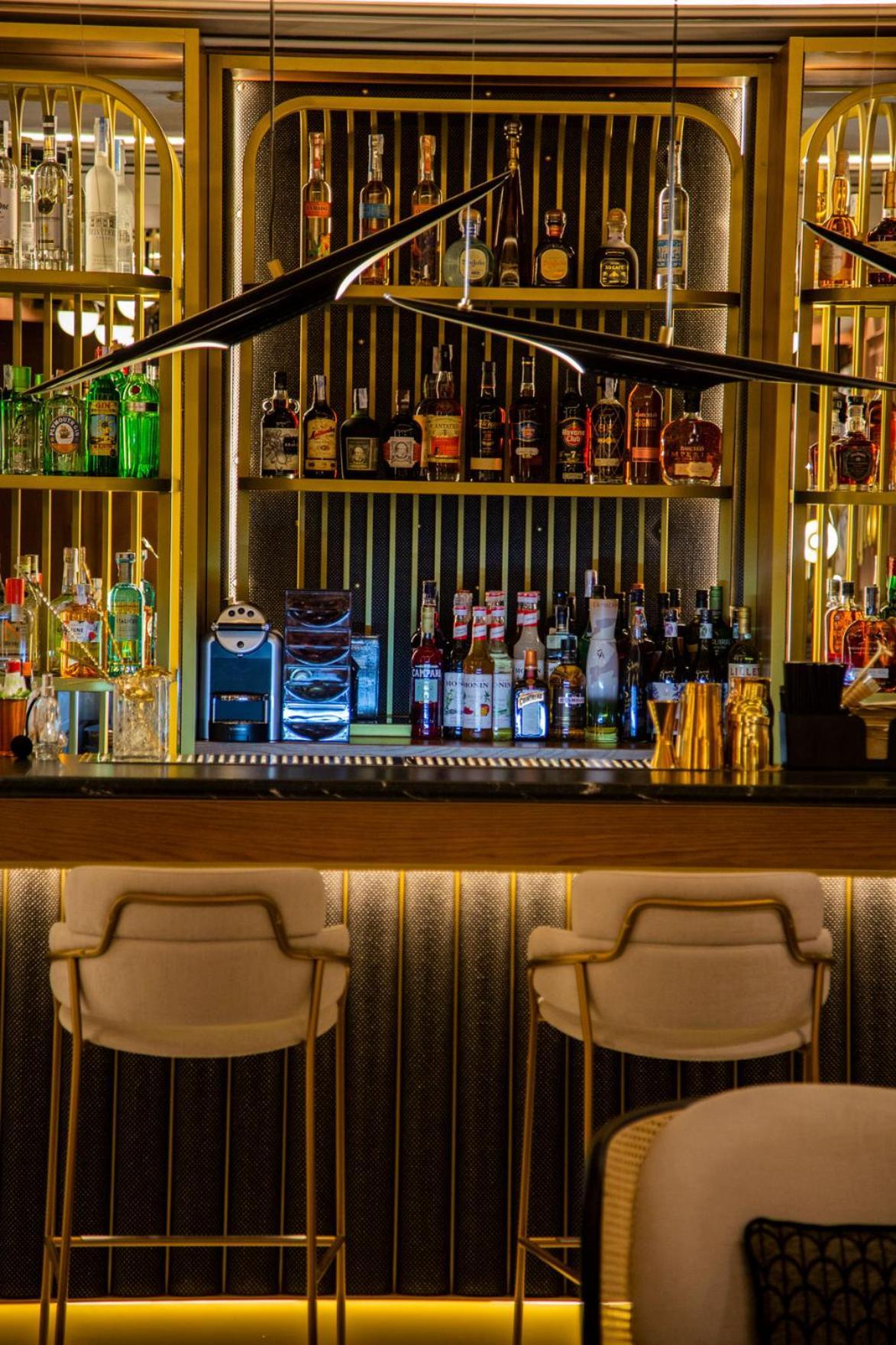Myr Palacio Vallier Валенсия Экстерьер фото The bar at the 1900 restaurant