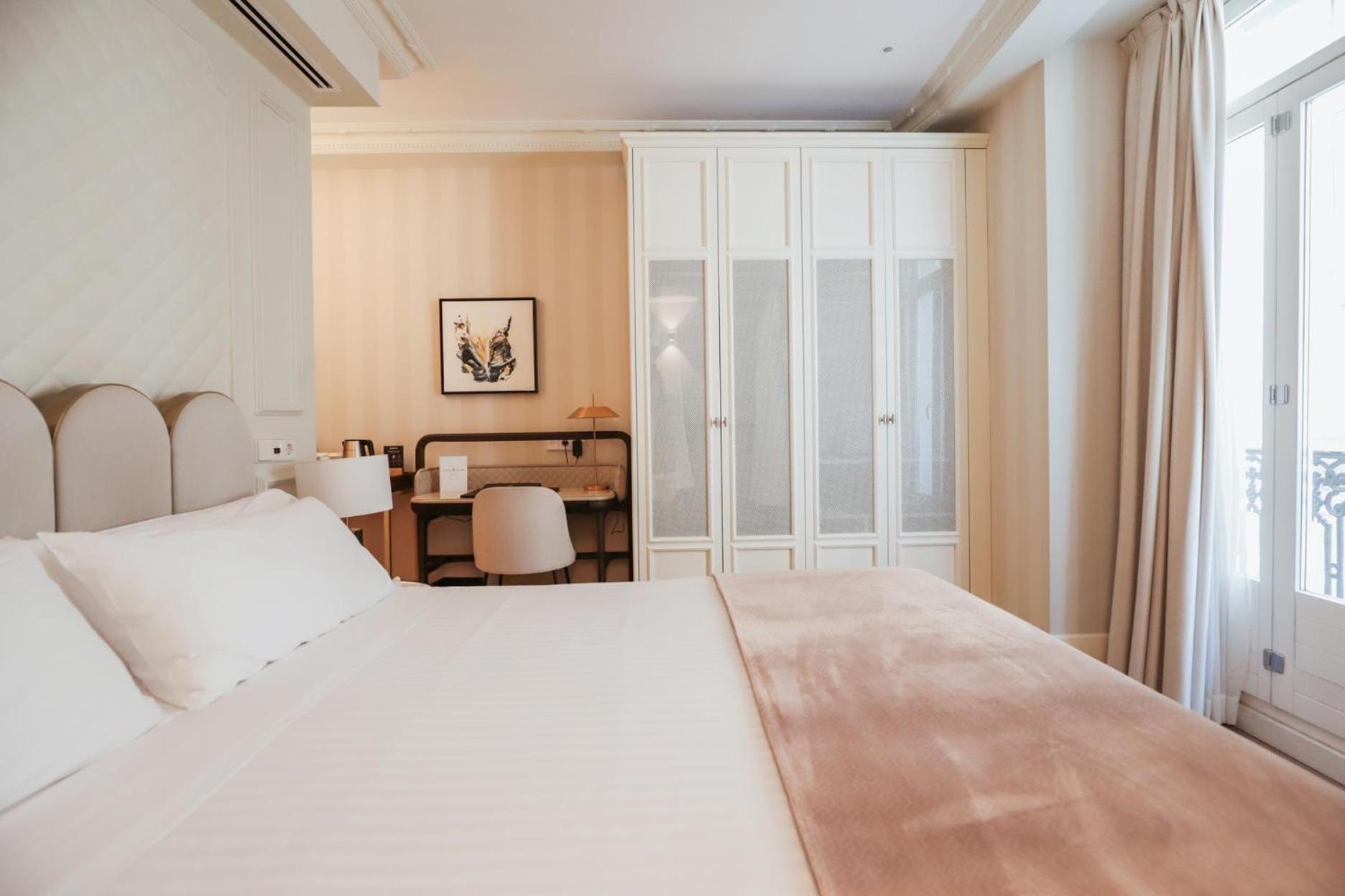 Myr Palacio Vallier Валенсия Экстерьер фото A room at the hotel