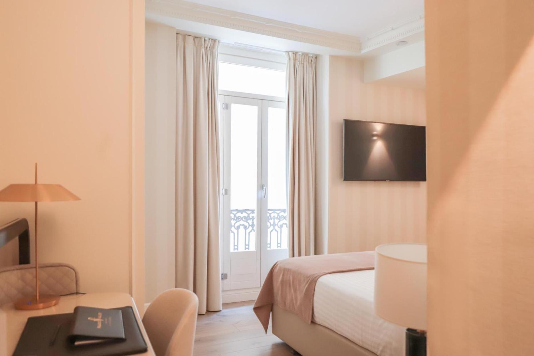 Myr Palacio Vallier Валенсия Экстерьер фото A room at the hotel