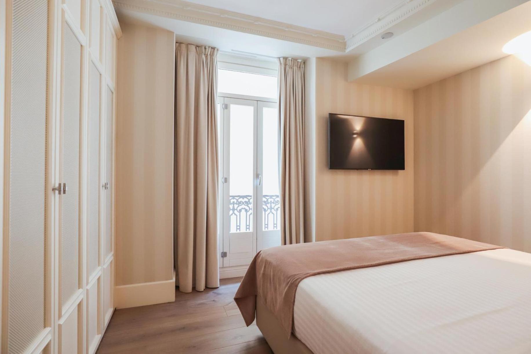 Myr Palacio Vallier Валенсия Экстерьер фото A room at the hotel